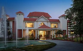 Naturoville Ayurvedic And Yoga Retreat