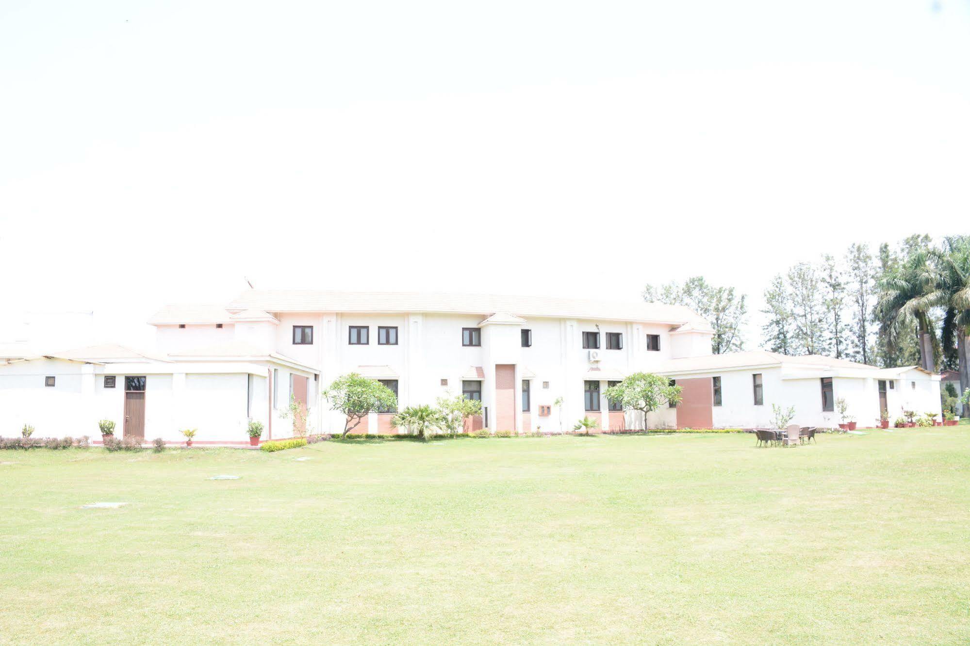 Naturoville Ayurvedic And Yoga Retreat Hotel Rishikesh Exterior photo
