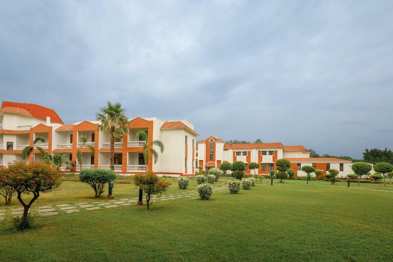 Naturoville Ayurvedic And Yoga Retreat Hotel Rishikesh Exterior photo